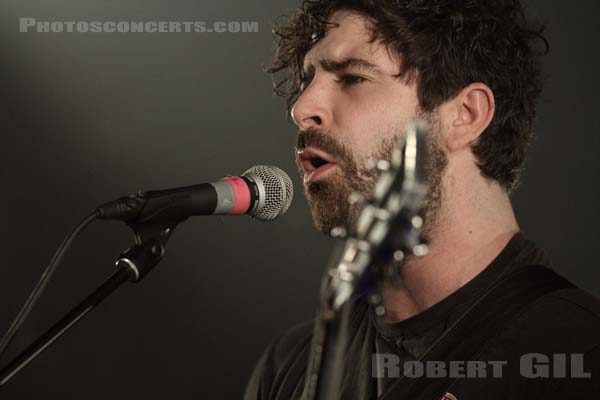 FOALS - 2012-12-13 - PARIS - La Maroquinerie - Yannis Philippakis